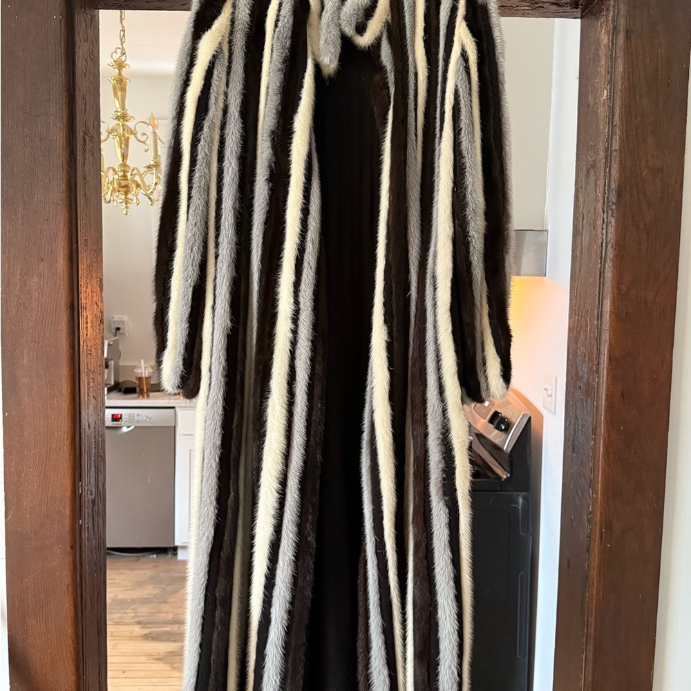 Elegant Brown and Cream Mink Sweater Jacket - Picture 1 of 8